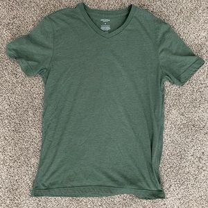 Arizona Short-Sleeve V-Neck Tee - Men's Medium